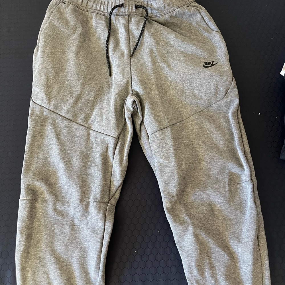 Nike Men's Gray Sweatpants
